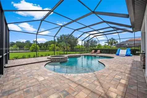 17425 Varona Place Lutz FL 33548