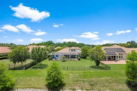 17425 Varona Place Lutz FL 33548