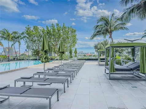 2960 NE 207th Street Aventura FL 33180