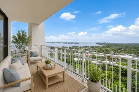 1000 Quayside Terrace Miami FL 33138