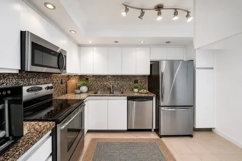 1000 Quayside Terrace Miami FL 33138