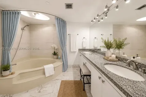 1000 Quayside Terrace Miami FL 33138