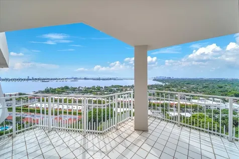 1000 Quayside Terrace Miami FL 33138