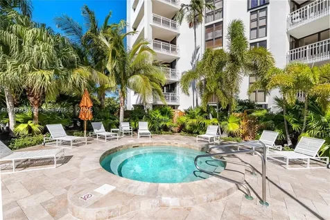1000 Quayside Terrace Miami FL 33138