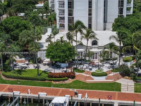 1000 Quayside Terrace Miami FL 33138