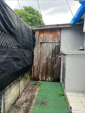 1821 SW 7th Street Miami FL 33135