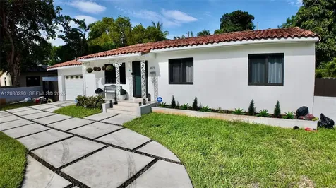9021 N Miami Avenue El Portal FL 33150