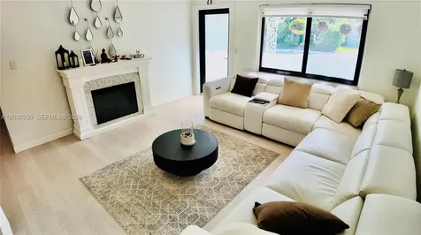 9021 N Miami Avenue El Portal FL 33150