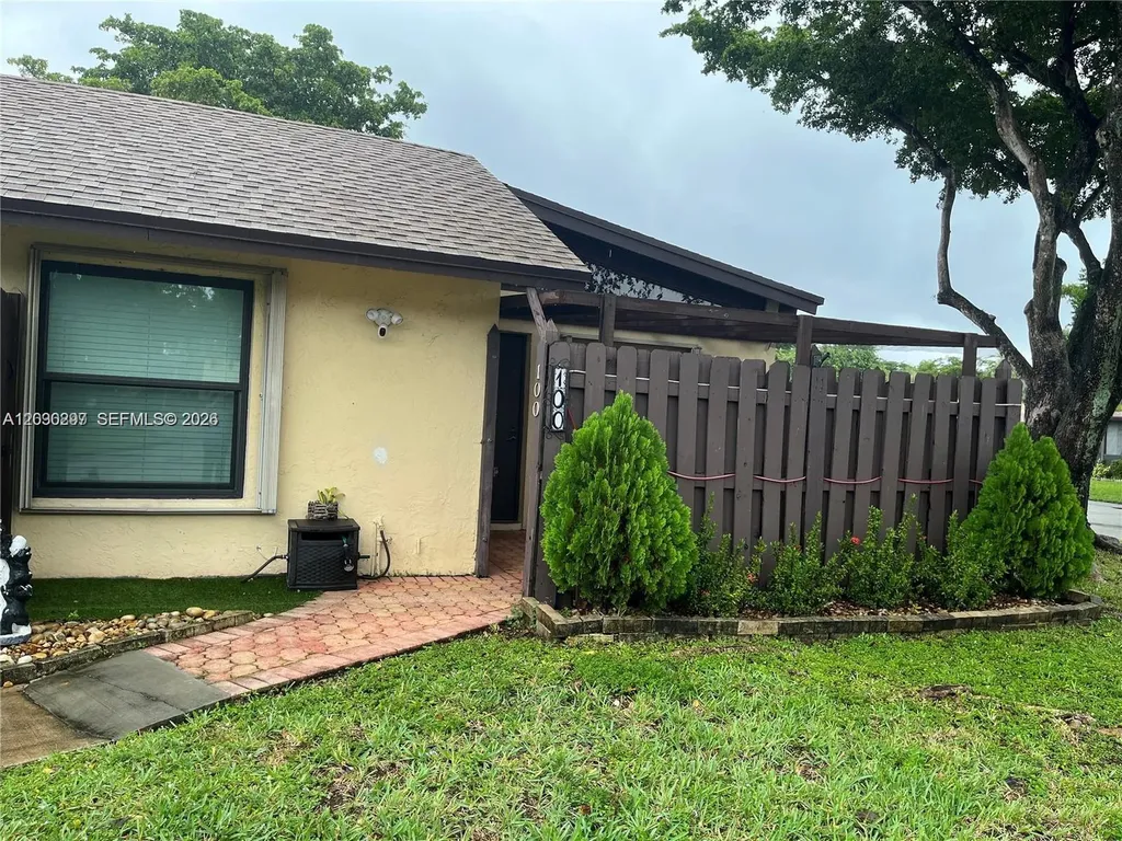 100 Gate Road Hollywood FL 33024