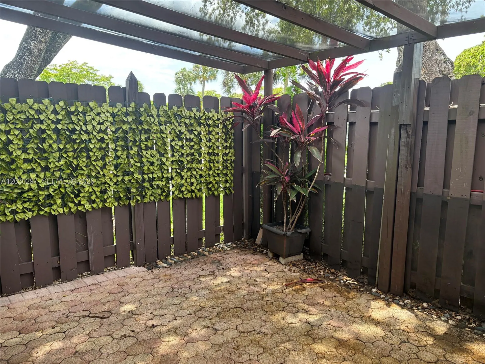 100 Gate Road Hollywood FL 33024