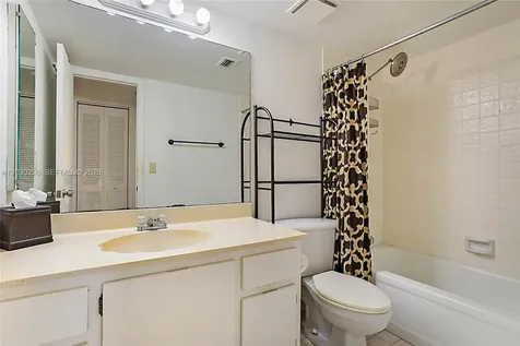 6475 W Oakland Park Boulevard Lauderhill FL 33313