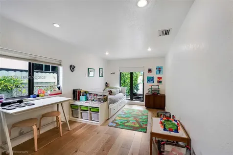 1462 SW 17th Street Miami FL 33145