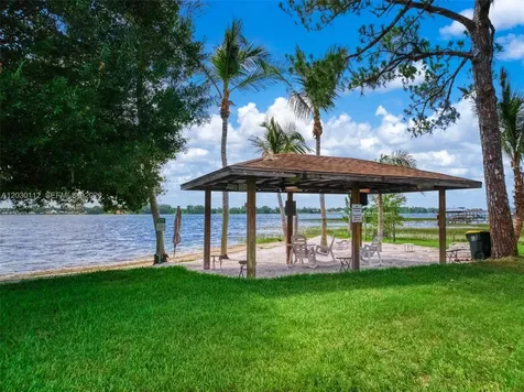 198 Blue Moon Avenue Lake Placid FL 33852
