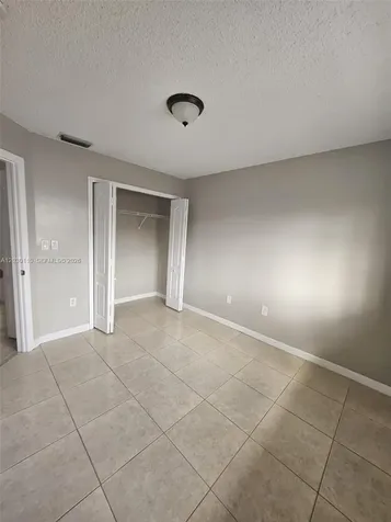 2527 W 76th Street Hialeah FL 33016