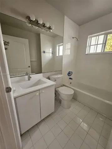 2527 W 76th Street Hialeah FL 33016
