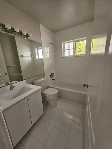 2527 W 76th Street Hialeah FL 33016