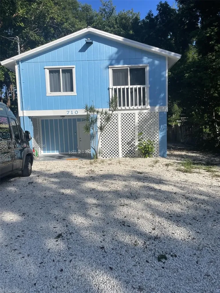710 Barcelona Road Key Largo FL 33037