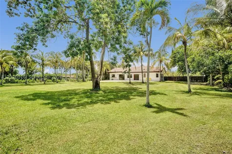 11460 SW 1st Court Plantation FL 33325