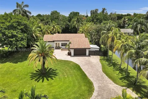 11460 SW 1st Court Plantation FL 33325
