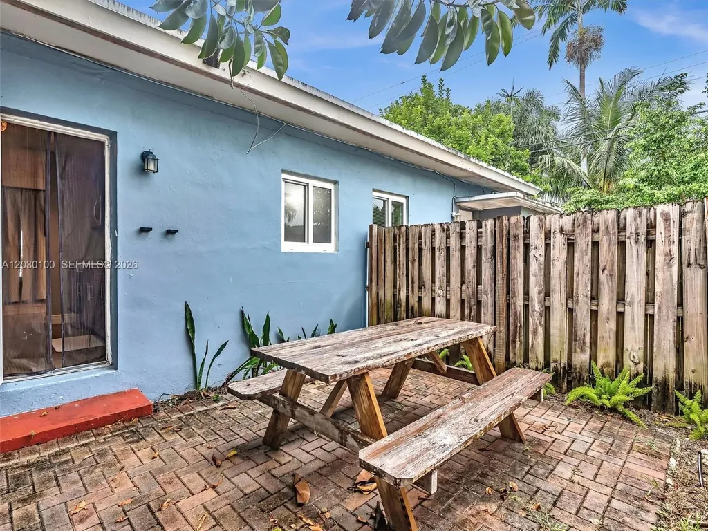 1315 NE 11th Street Fort Lauderdale FL 33304