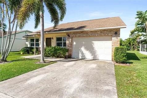 132 Wandering Trail Jupiter FL 33458