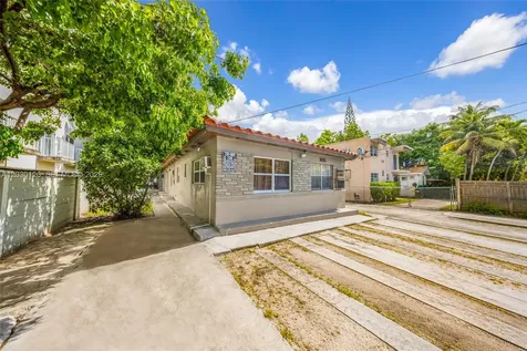 1035 NW 4th Street Miami FL 33128