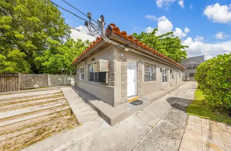 1035 NW 4th Street Miami FL 33128