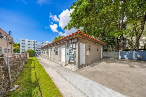 1035 NW 4th Street Miami FL 33128