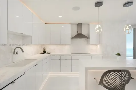 5959 Collins Avenue Miami Beach FL 33140