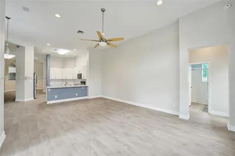 6334 SW 192nd Avenue Pembroke Pines FL 33332