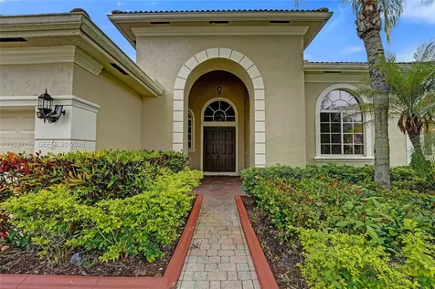 6334 SW 192nd Avenue Pembroke Pines FL 33332