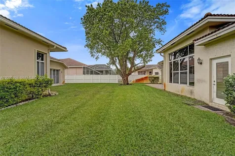 6334 SW 192nd Avenue Pembroke Pines FL 33332