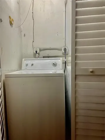 5825 W 25th Court Hialeah FL 33016