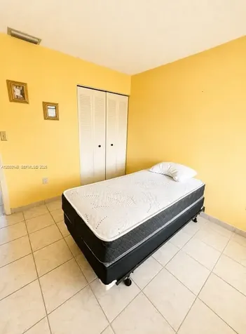 9013 SW 8th Terrace Miami FL 33174