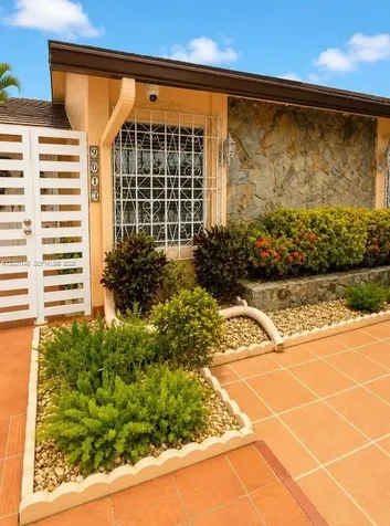 9013 SW 8th Terrace Miami FL 33174
