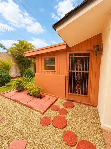 9013 SW 8th Terrace Miami FL 33174