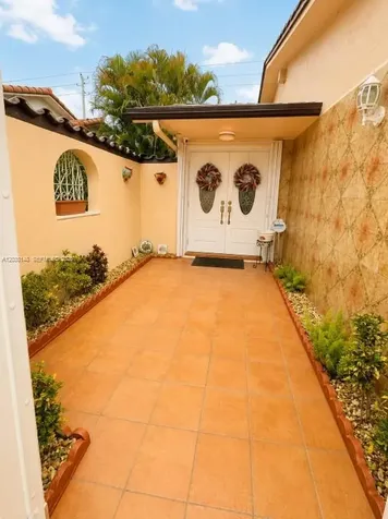 9013 SW 8th Terrace Miami FL 33174
