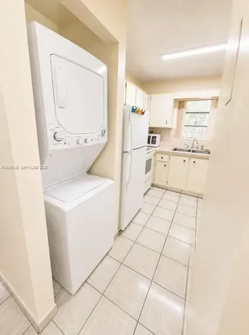 9013 SW 8th Terrace Miami FL 33174