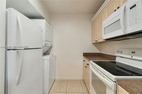 561 NW 100th Place Pembroke Pines FL 33024