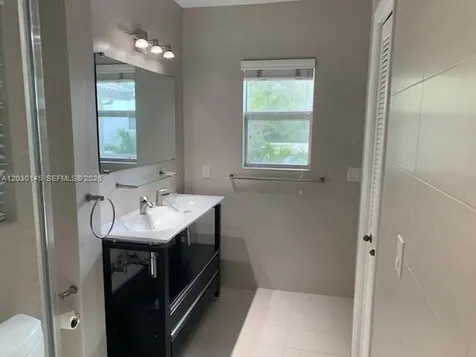 423 Alhambra Circle Coral Gables FL 33134