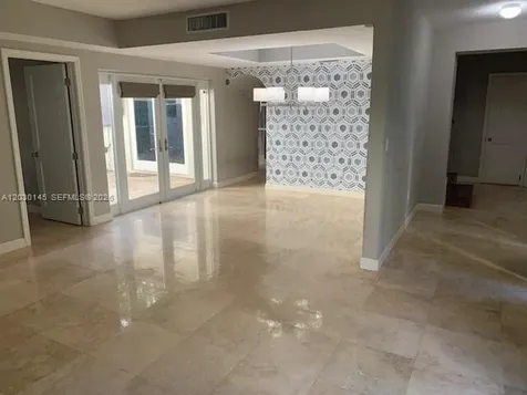 423 Alhambra Circle Coral Gables FL 33134
