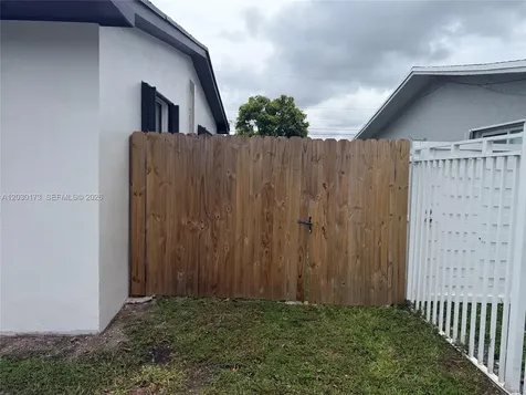 1047 SW 76th Avenue Miami FL 33144