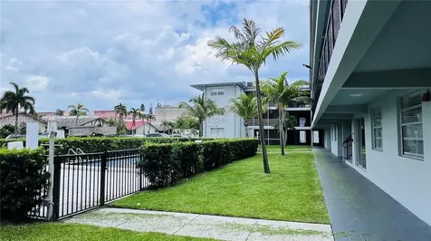 1100 NE 1st Court Hallandale Beach FL 33009
