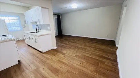 1100 NE 1st Court Hallandale Beach FL 33009
