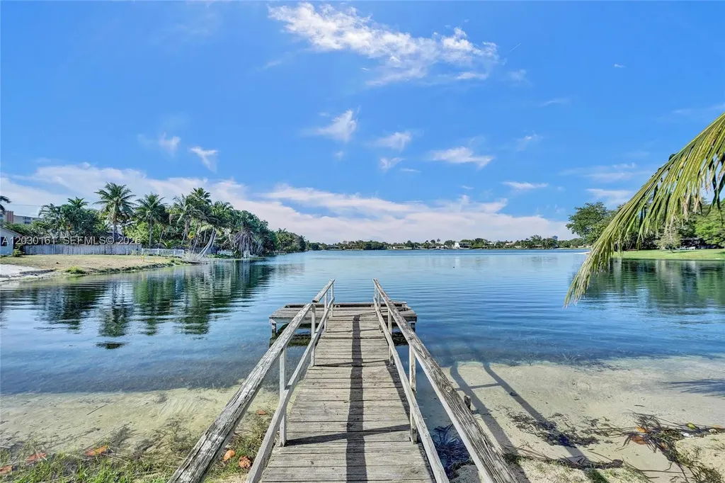 1825 NE 187th Street Miami FL 33179