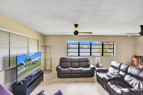 1825 NE 187th Street Miami FL 33179