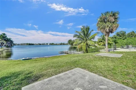 1825 NE 187th Street Miami FL 33179