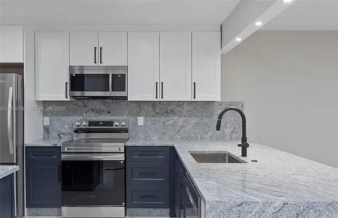 193 Lakeview Drive Weston FL 33326