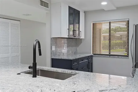 193 Lakeview Drive Weston FL 33326
