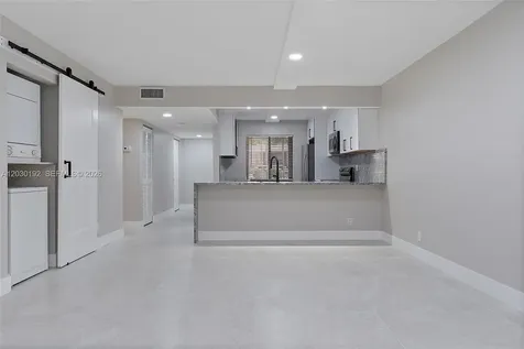 193 Lakeview Drive Weston FL 33326